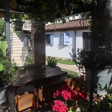 Apartmani Jelena Porec Exterior photo